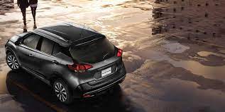 Black Nissan Kicks