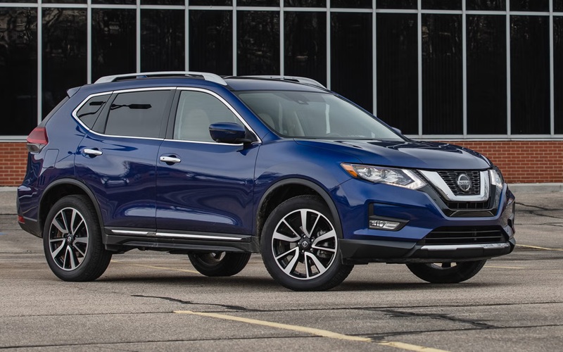 2020 Blue Nissan Rogue